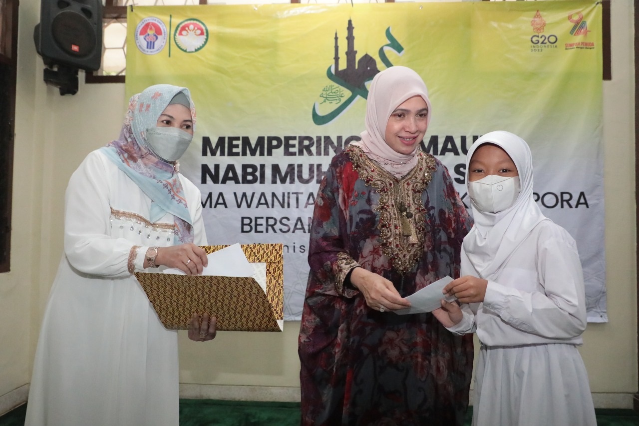 Peringati Maulid Nabi Muhammad SAW, Penasihat DWP Kemenpora Beri Santunan Anak Yatim Piatu