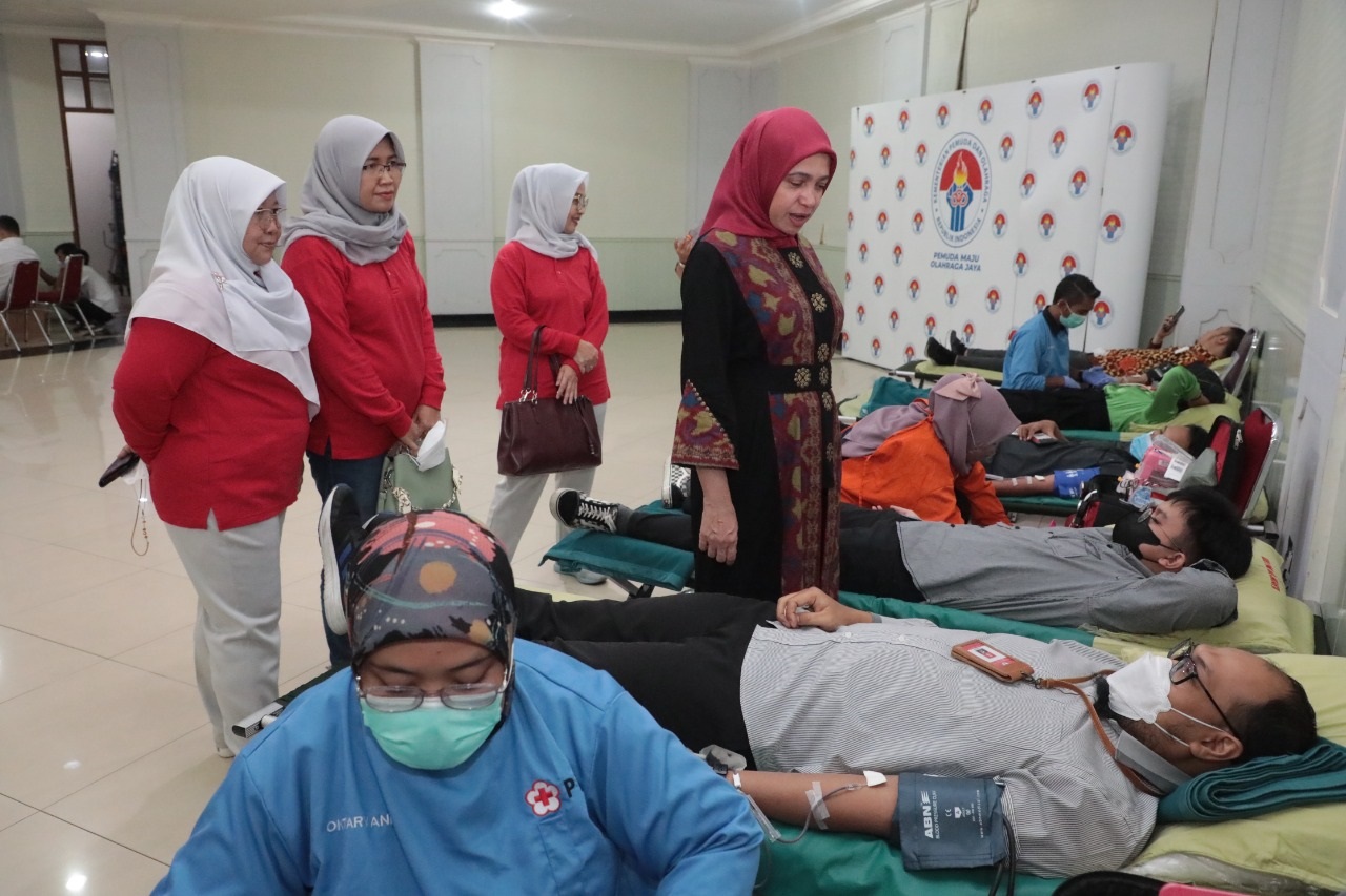 Jelang HUT DWP dan Peringatan Hari Ibu Tahun 2022, DWP Kemenpora RI Gelar Donor Darah dan Pap Smear